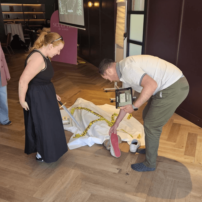 setting up the picture of the crime scene